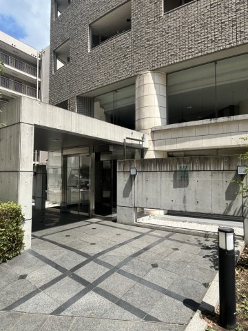 クオリア目黒大橋ウエストのエントランス|エントランスです