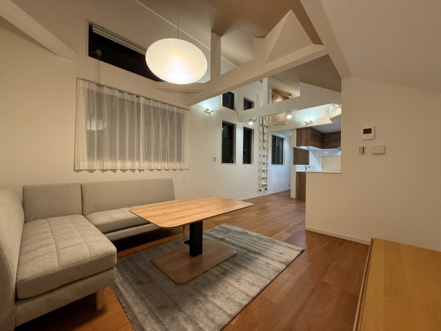 杉並区桃井二丁目戸建の居間・リビング|使いやすい居間です