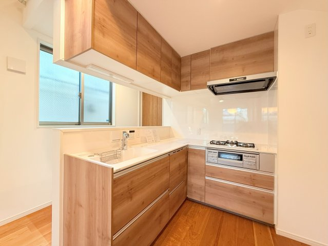 杉並区桃井二丁目戸建のキッチン|コンパクトなキッチンで掃除もラクラク