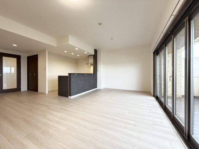 グランシティレイディアントアクアヴィータの居間・リビング|居間です