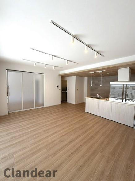 ライオンズプラザ竹の塚の居間・リビング|ドキドキの新生活も、安心してスタート。ぴったりの住まいを見つけませんか？クランディアが一緒に住まい選びをサポートします‼　まずは、お気軽にお問合せください　＃クランディア