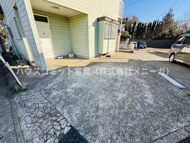 八街市大木　中古戸建の駐車場