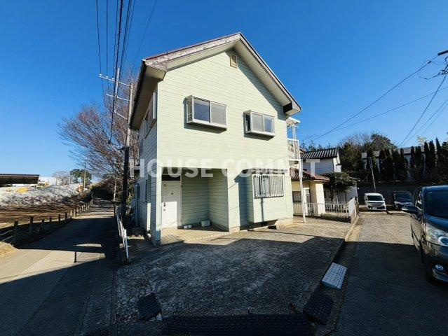 八街市大木　中古戸建の前面道路含む現地写真