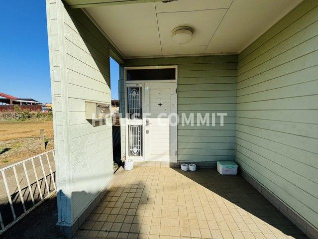 八街市大木　中古戸建の玄関