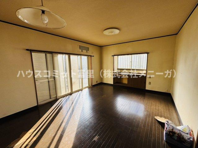 八街市大木　中古戸建の居間・リビング