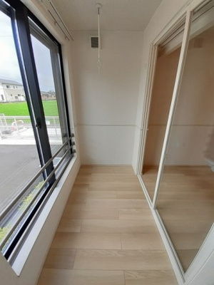 【バルコニー】 | メゾン・カイティスⅡ | 【メゾン・カイティスⅡ】ＰＭ2.5や黄砂の汚染、防犯対策にサンルームが活躍します♪