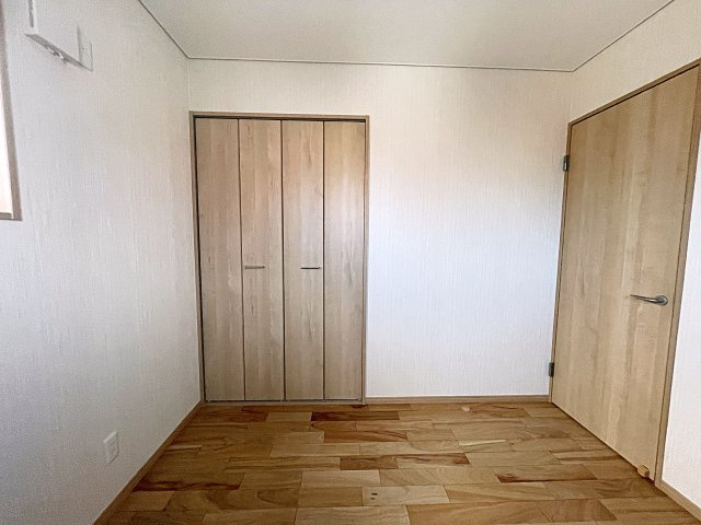 【エコnaホーム】　郡山市小原田1丁目　小原田小・小原田中の洋室|2面採光なのでとても明るく気持ちの良いプライベート空間！
