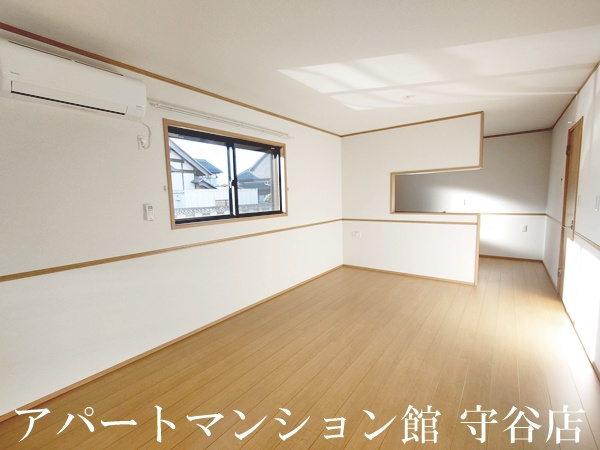 Verde Bの居間・リビング|反転です
