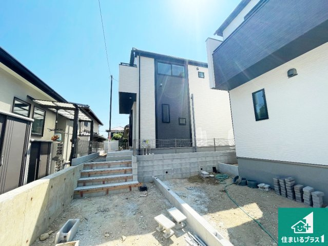 神戸市西区樫野台　新築一戸建ての外観|周辺は落ち着いた街並みの住宅地！子育てがしやすい住環境です！まだ未完成ですが、現地でしかわからない事もございます。是非一度ご覧ください。