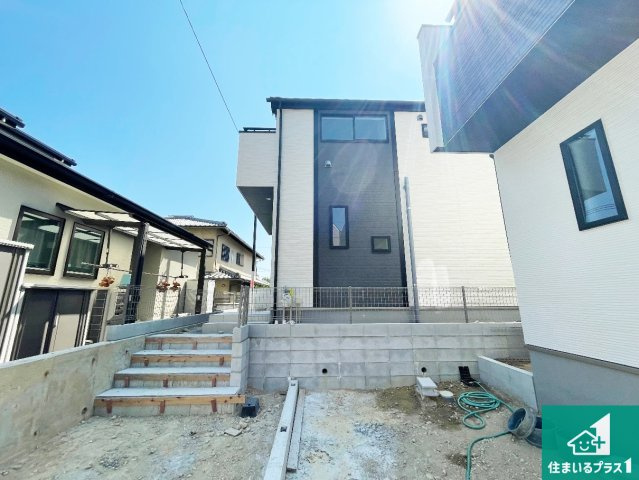 神戸市西区樫野台　新築一戸建ての外観|周辺は落ち着いた街並みの住宅地！子育てがしやすい住環境です！まだ未完成ですが、現地でしかわからない事もございます。是非一度ご覧ください。