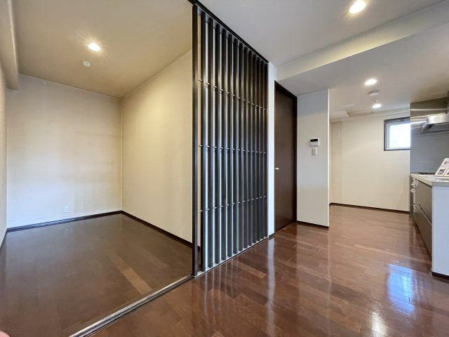 コンフォールヒルズ衣笠金閣寺道の収納|邸宅ならではのゆとりあるパントリー