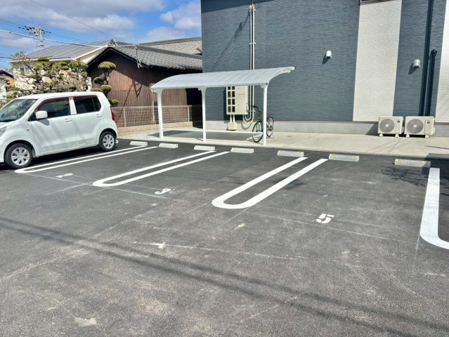 イストワール　ブルーの駐車場