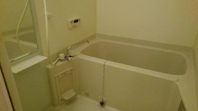 ファシネイション春日Ⅱの浴室