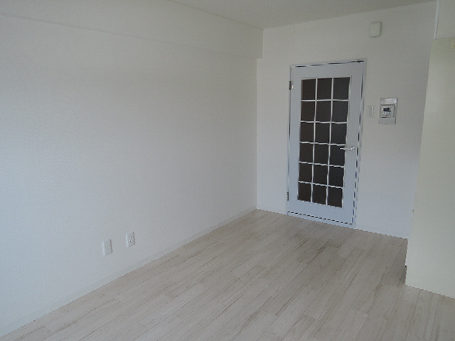 姫路市忍町の賃貸マンションの居間・リビング