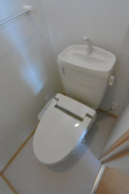 【トイレ】 | グランツオーヴェルⅠ | 【グランツオーヴェルⅠ】ゆったりとした空間のトイレです