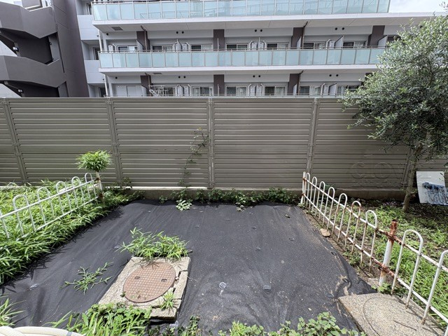 【庭】 | ハイネス大久保 | 陽当りの良さが自慢の庭には、太陽光がさんさんと降り注ぎます。気分爽快な新生活を十分に想像できますね。～即日のご見学可能～　お問合せはお気軽にどうぞ。