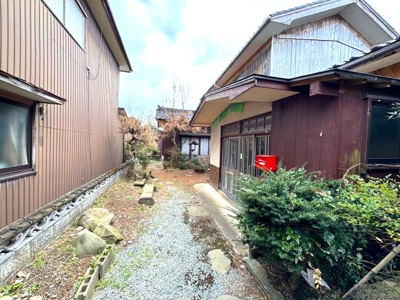 【庭】 | 佐渡市河崎　古民家風7ＤＫ