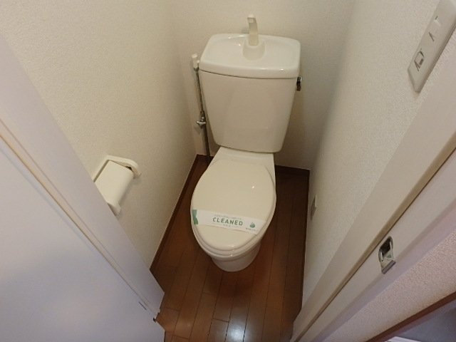新宿区下落合４丁目のアパートのトイレ