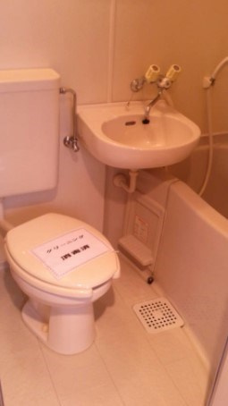 クレッセント西荻窪の浴室