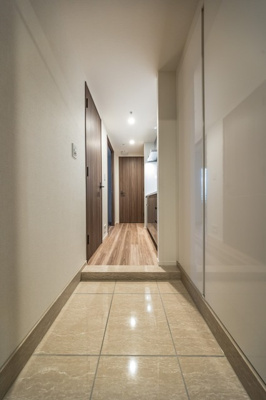 【玄関】 | パークアクシス神保町 | ※写真は同タイプ住戸です。