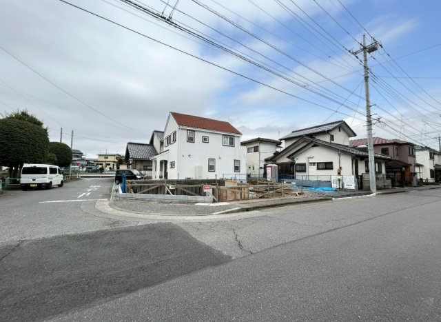 【LIGARE】宇都宮市江曽島 16期 全1棟の前面道路含む現地写真|〇只今建築中〇
未完成物件ですが、お近くの同社施工完成物件をご内覧いただくことも可能です☆
お気軽にお問い合わせください♪
※2026年3月撮影