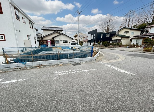 【LIGARE】宇都宮市江曽島 16期 全1棟の前面道路含む現地写真|〇只今建築中〇
物件の詳細は事前に資料をご用意してお待ちしております。
月々の支払はどれくらい？マイホームの探し方、住宅ローンのシュミレーションもお任せくださいませ。
※2026年3月撮影