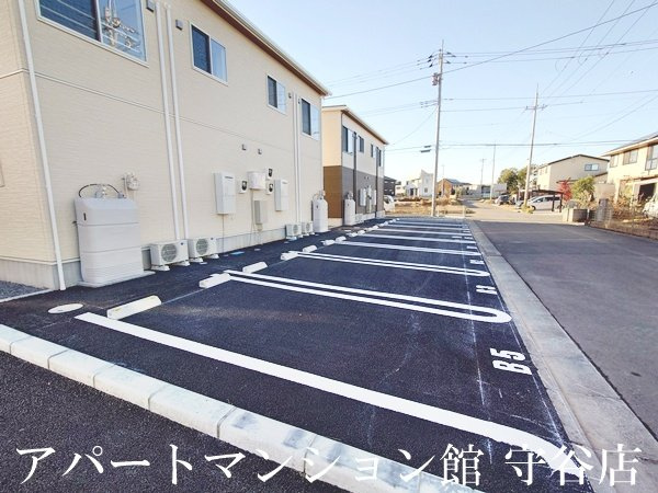 Verde Este Cの駐車場