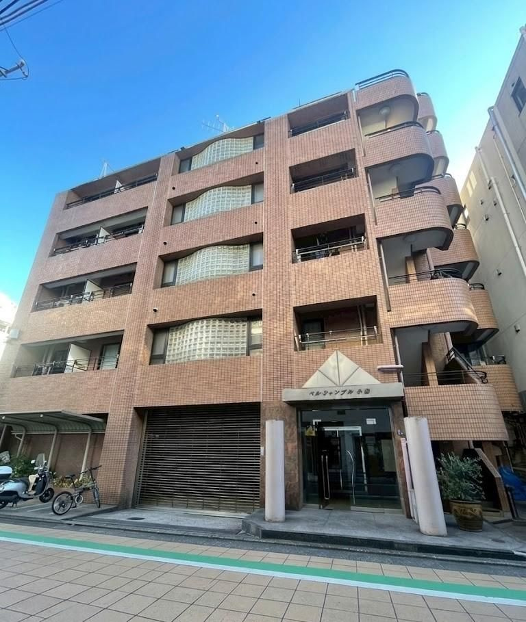 ベル・シャンブル小山の外観