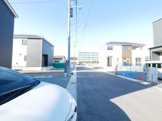 【その他】 | 中央市成島 新築戸建 全3棟 1号棟 車2台並列 道路6ｍ | 南側敷地境界