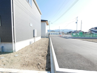 【庭】 | 中央市成島 新築戸建 全3棟 1号棟 車2台並列 道路6ｍ