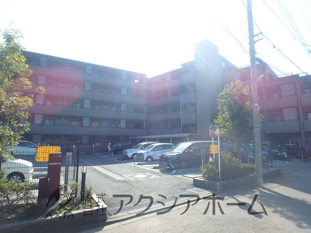 レーベンハイム久米川ルーエンプラッツの駐車場