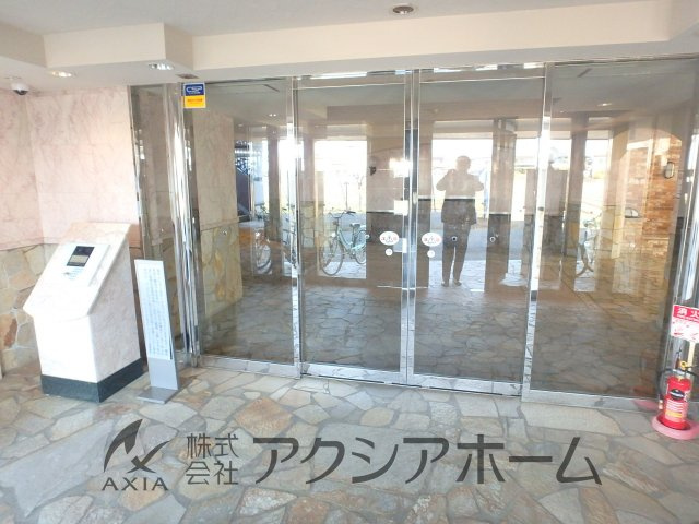 レーベンハイム久米川ルーエンプラッツのエントランス|オートロック