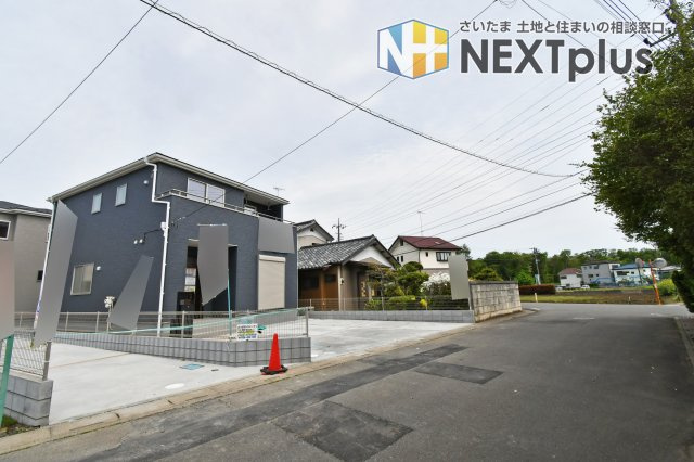 伊奈町中央　全2棟の前面道路含む現地写真|当社はポータルサイト掲載物件、他社様掲載物件なども含めて複数物件をまとめてご案内可能です！気になる物件はいくつでもご気軽にお申し付けください。皆様のご連絡心よりお待ちしております。