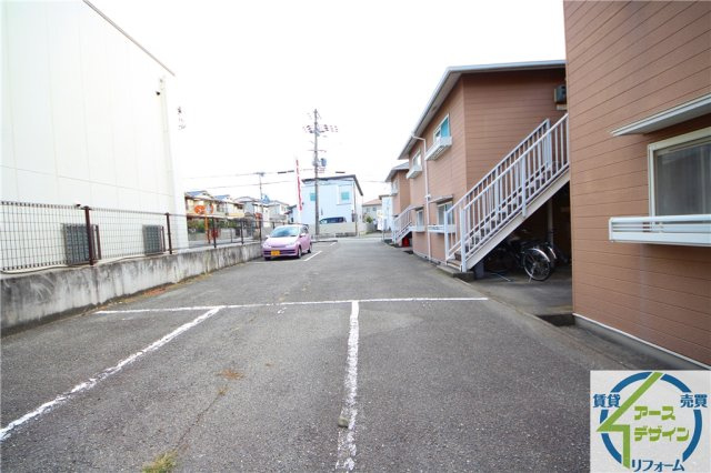 ナガイハイツの駐車場