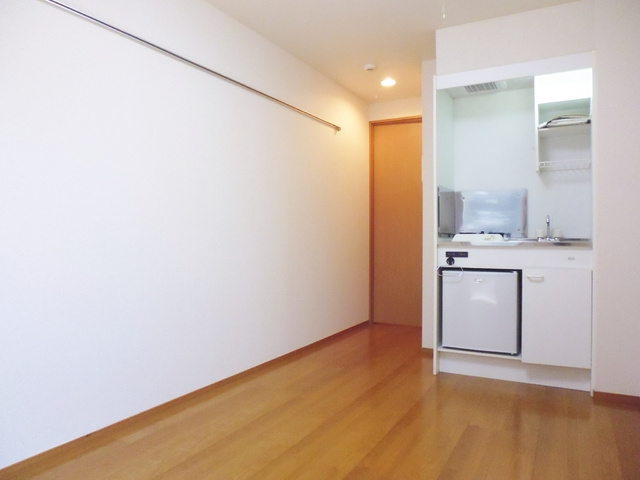 赤羽ベースの寝室|窓側から見たお部屋です☆