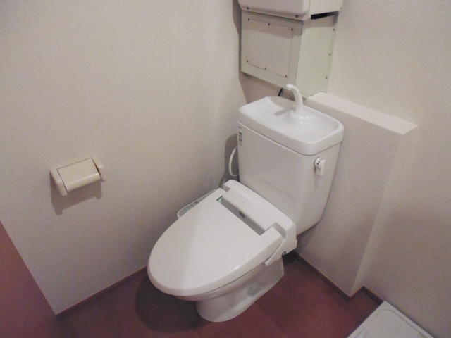 赤羽ベースのトイレ|温水洗浄機能付きトイレです☆