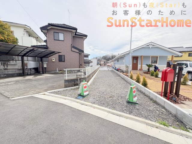 【サンスターホーム】青梅市今井1丁目　建築条件無し売地の前面道路含む現地写真