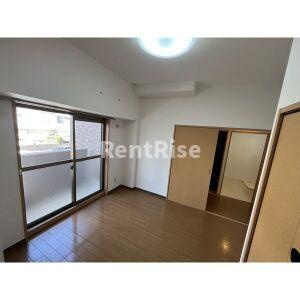 ルーヴェン ブルンの駐車場