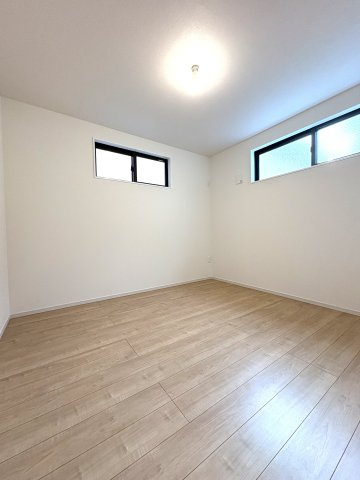 CHIGASAKI GARAGE HOUSE — LDK22帖×ガレージハウスの洋室