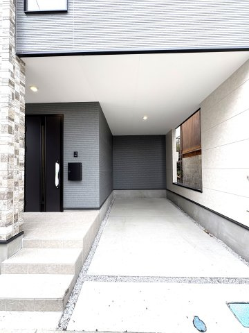 CHIGASAKI GARAGE HOUSE — LDK22帖×ガレージハウスの駐車場