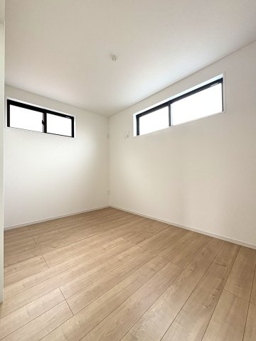 CHIGASAKI GARAGE HOUSE — LDK22帖×ガレージハウスの洋室