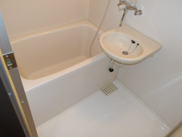 ステップ’91の浴室