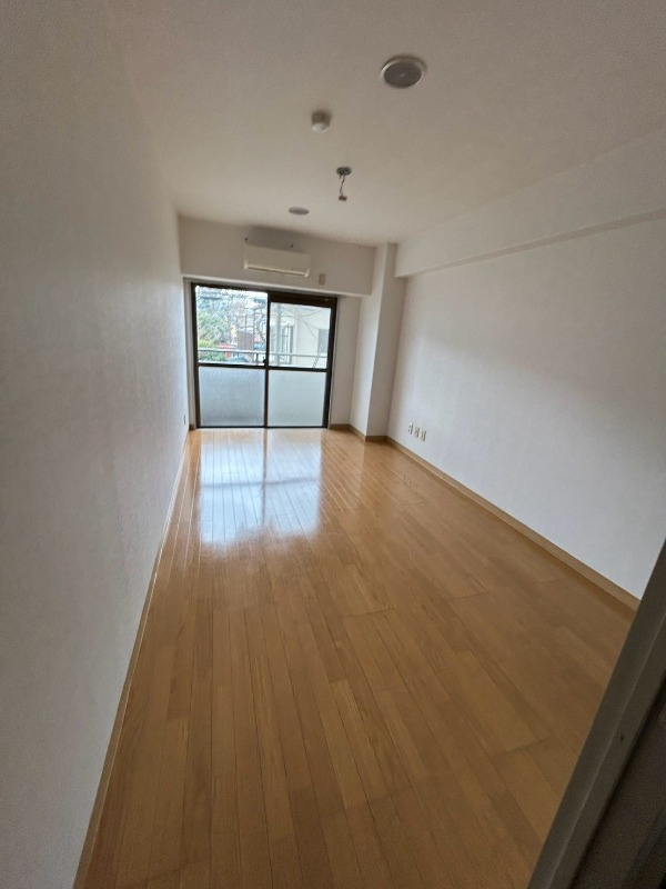 飯能市稲荷町の賃貸マンションの居間・リビング|おしゃれな居間です