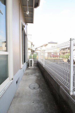 ジュネスカスヤBのバルコニー|落ち着いた時間を過ごせるバルコニーです