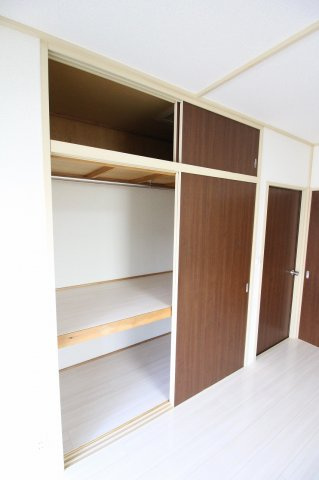 ジュネスカスヤBの収納|こまごまとしたものを収納できそうですね