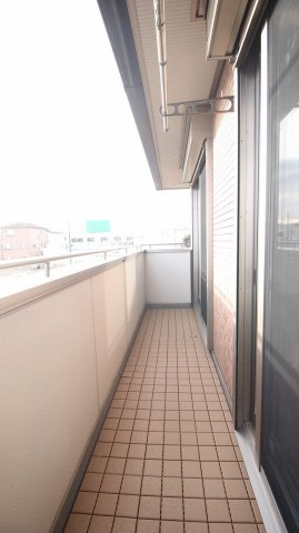 フェリーチェのバルコニー|お洗濯にも便利なバルコニー付き