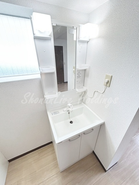 藤沢市片瀬海岸１丁目の賃貸マンションの洗面所