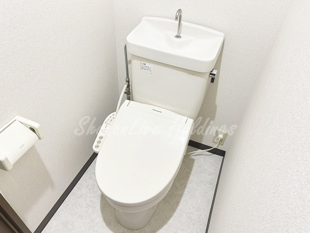 藤沢市片瀬海岸１丁目の賃貸マンションのトイレ