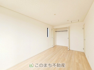 【洋室】 | CRADLE GARDEN栃木市大平町西野田第4　2 | 明るい配色のフローリングが好印象の2階洋室☆