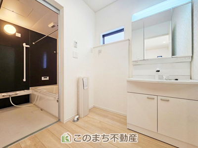 【洗面所】 | CRADLE GARDEN栃木市大平町西野田第4　2 | 忙しい朝に重宝する三面鏡付きシャワー洗面台☆